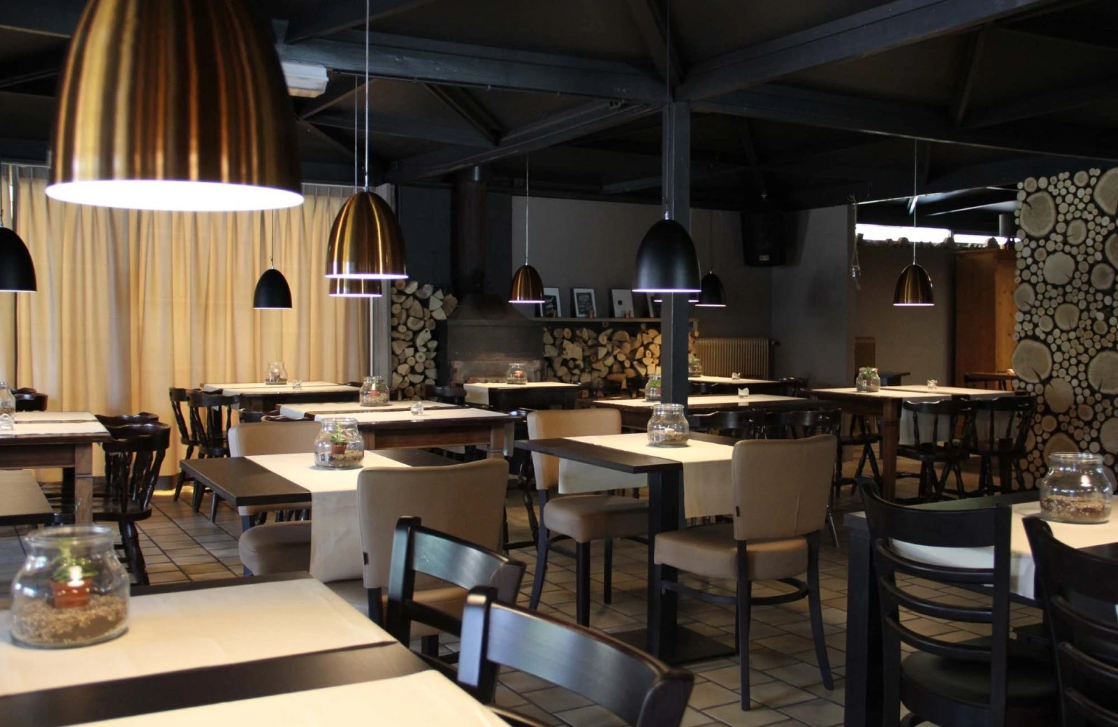 Restaurant at the campsite 11